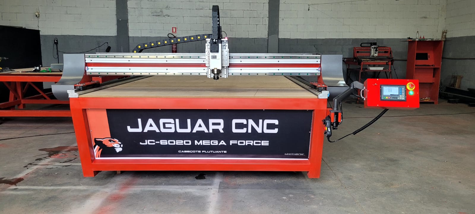 Máquina CNC 8